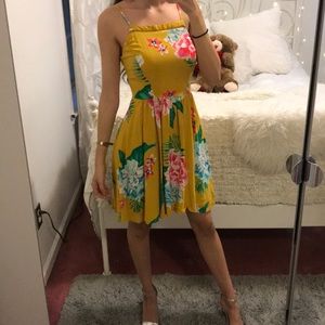 Super cute floral dress!!